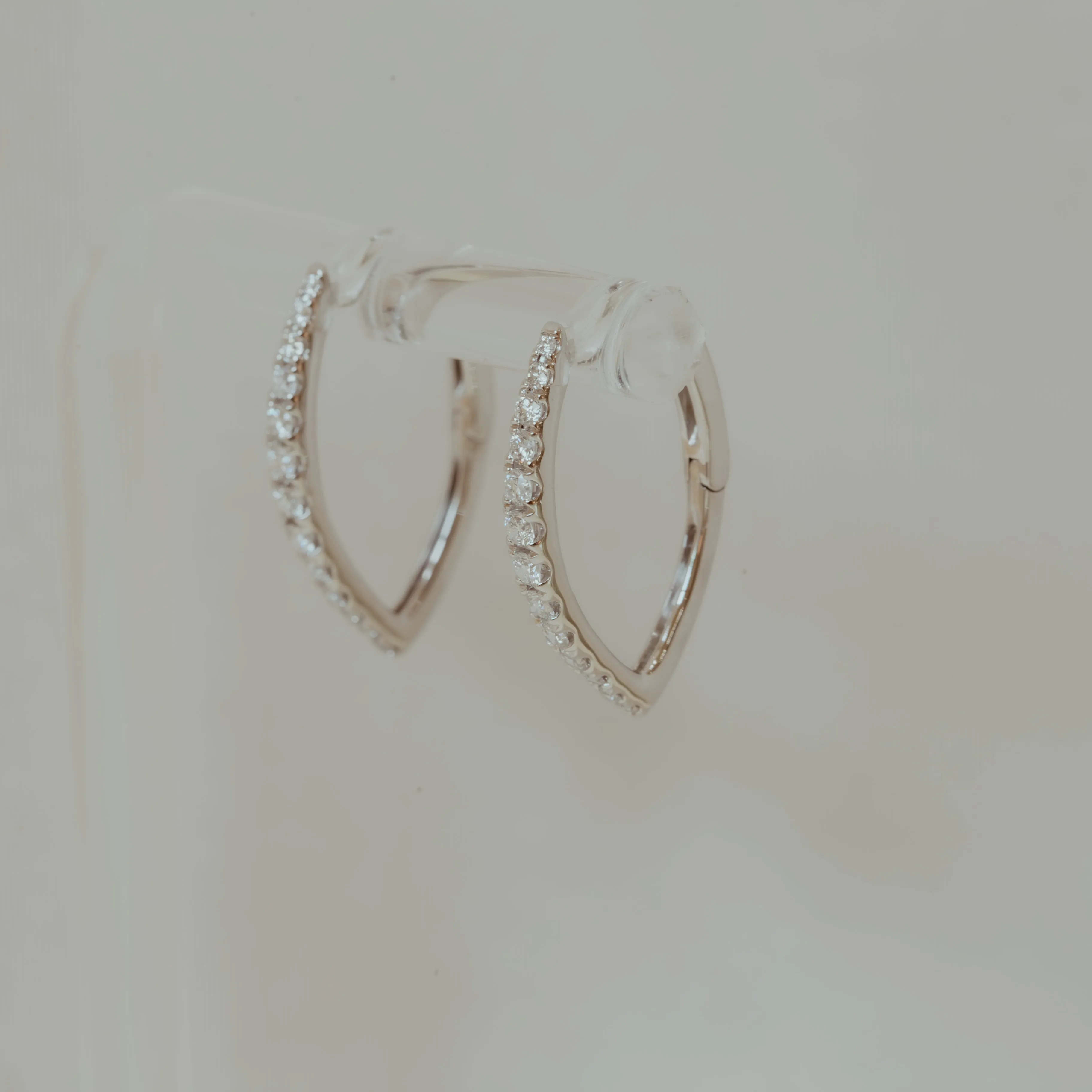 14ky V-Shaped Diamond Huggies