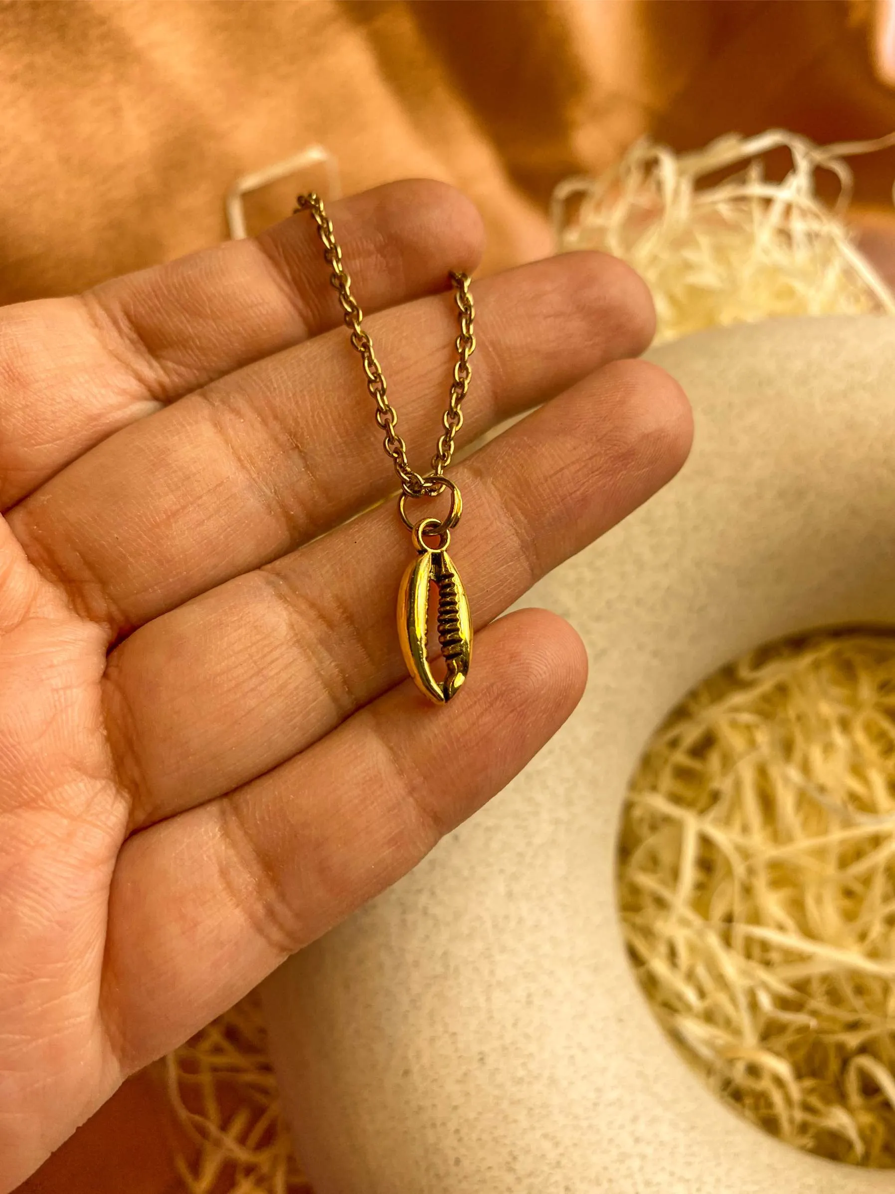 Cowrie Shell/ Coffee Bean Antique Golden Charm | 6 Pcs