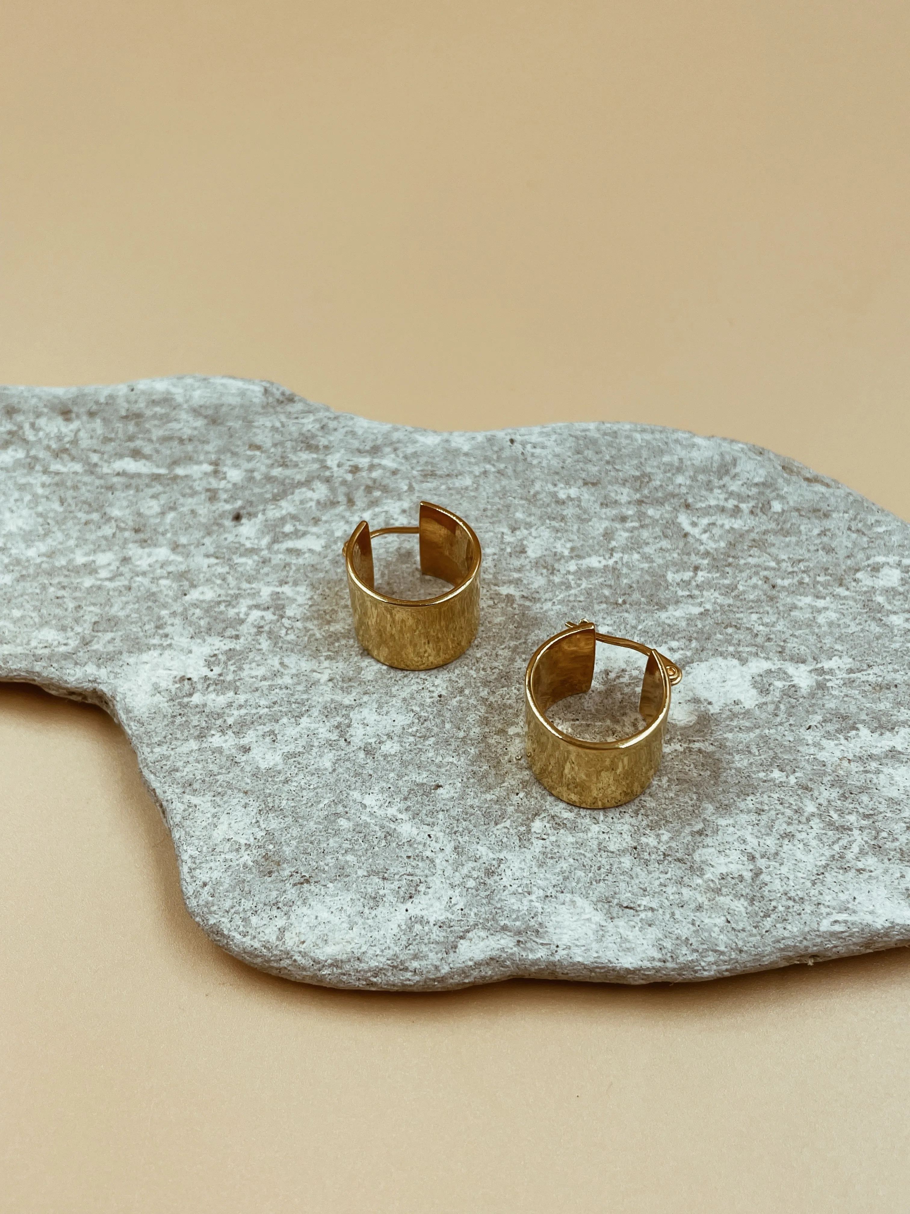 Small Tamara Hoops