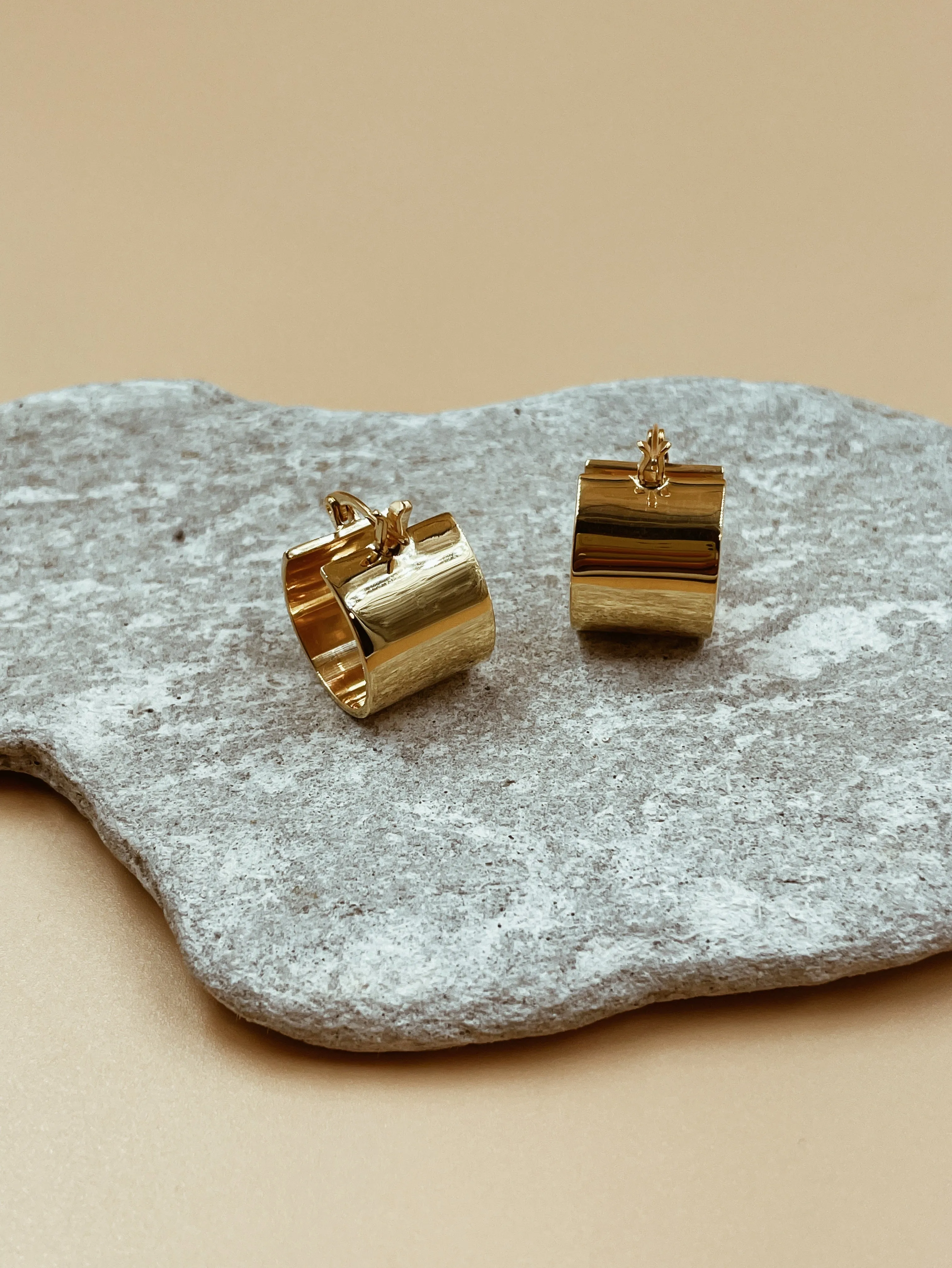 Small Tamara Hoops